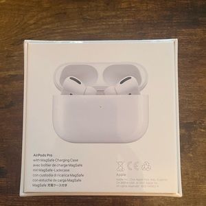 NWT APPLE AIRPOD PRO - NEW IN BOX-
